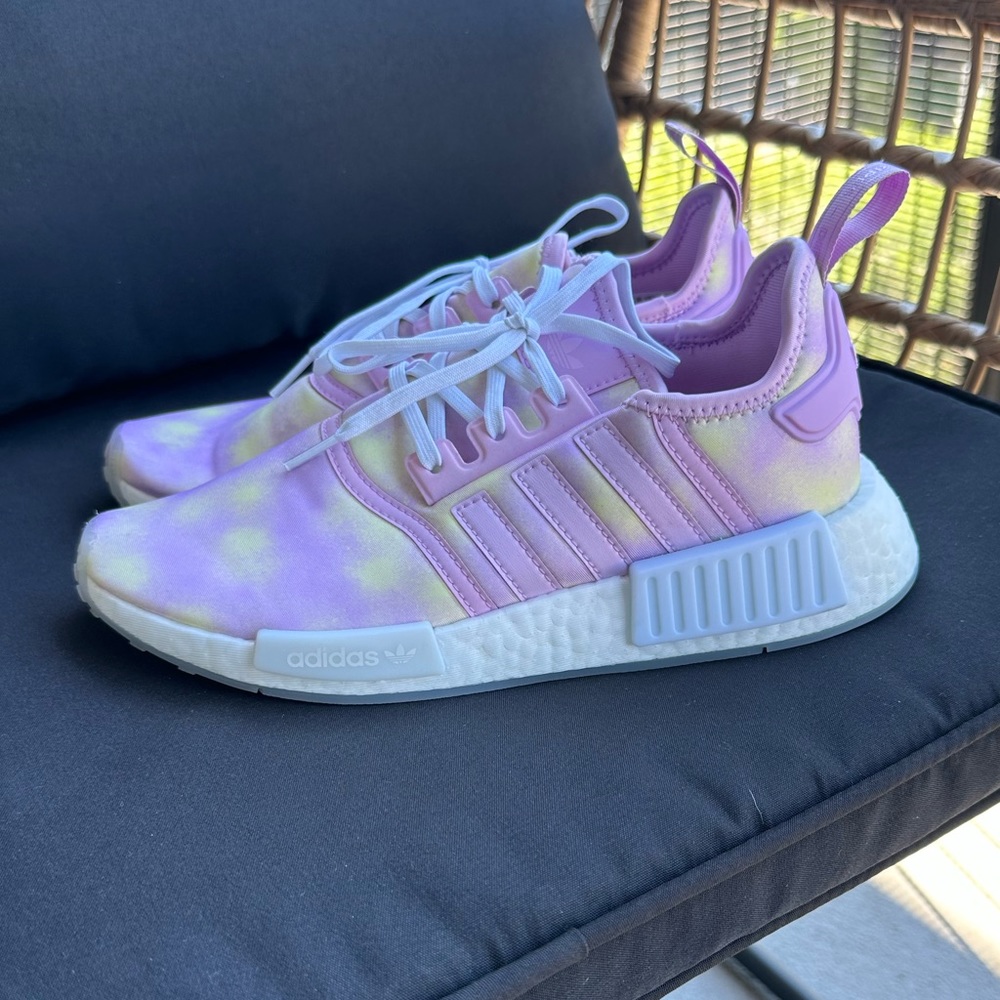 nmd r1 lilac